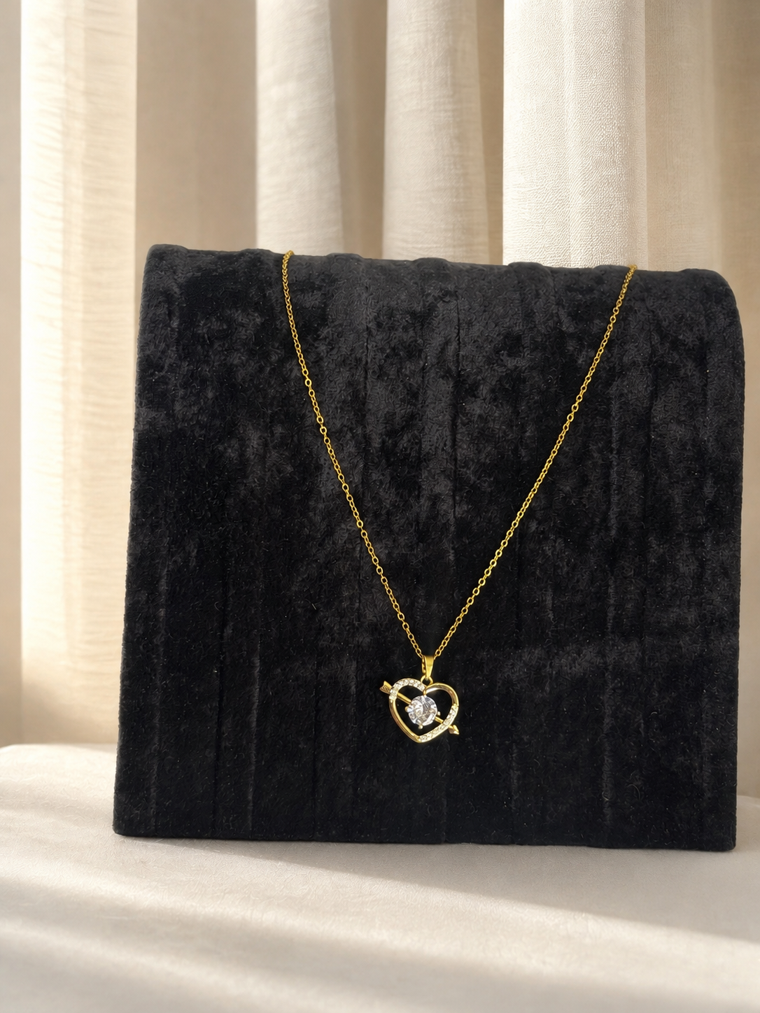 ✨ Heart Arrow Zirkonia Halskæde ✨