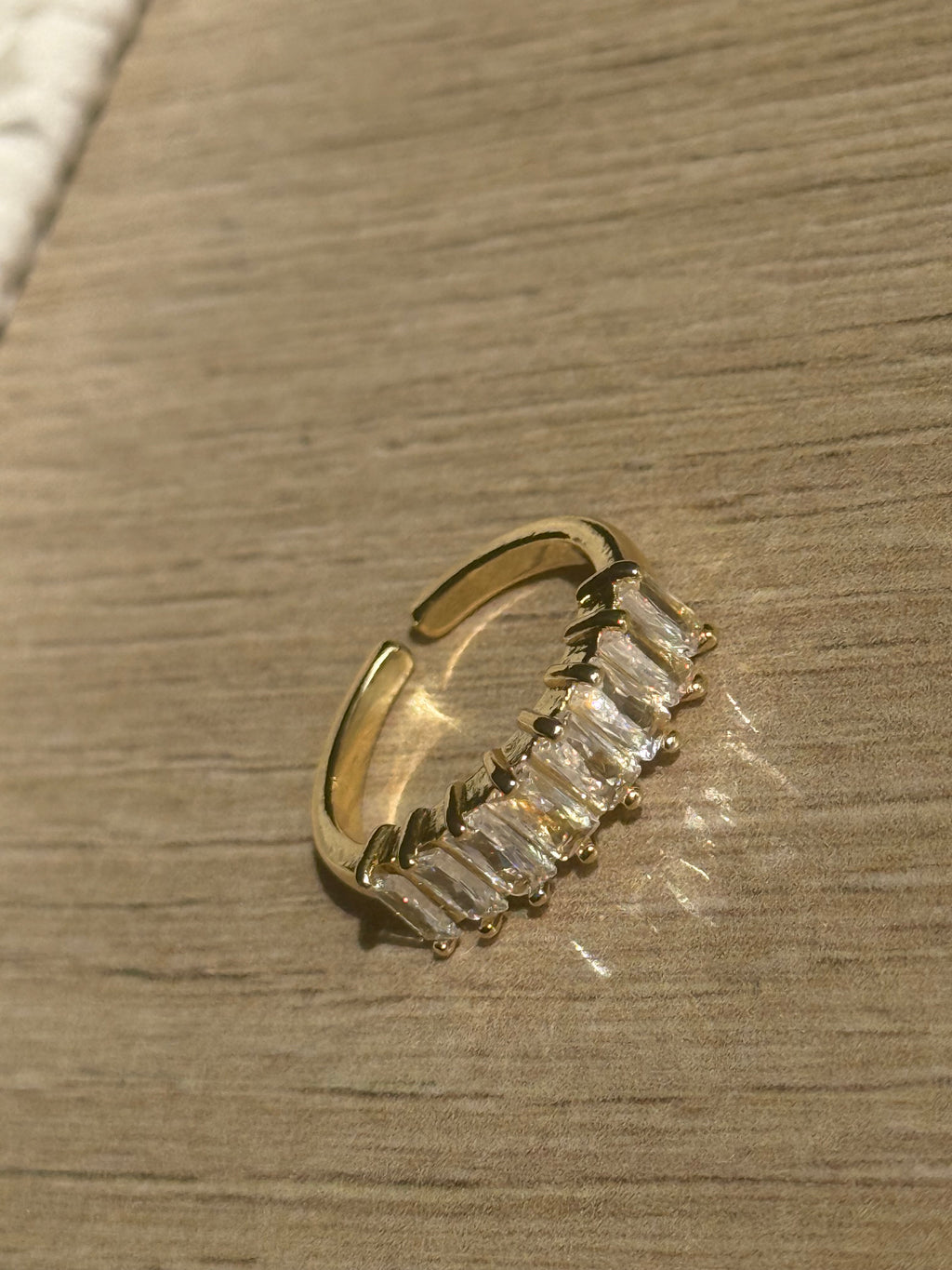 Justerbar ring med baguette-zirkonia ✨