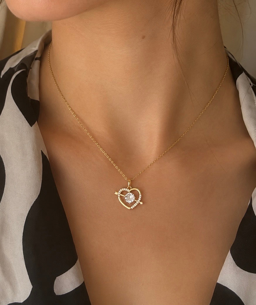 ✨ Heart Arrow Zirkonia Halskæde ✨