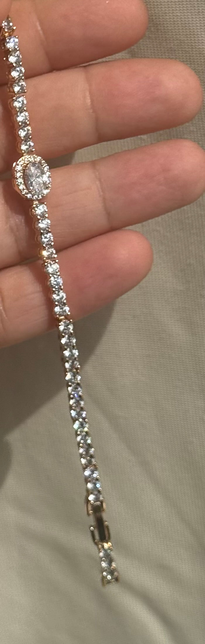Elegant Tennisarmbånd med Oval Zirkonia