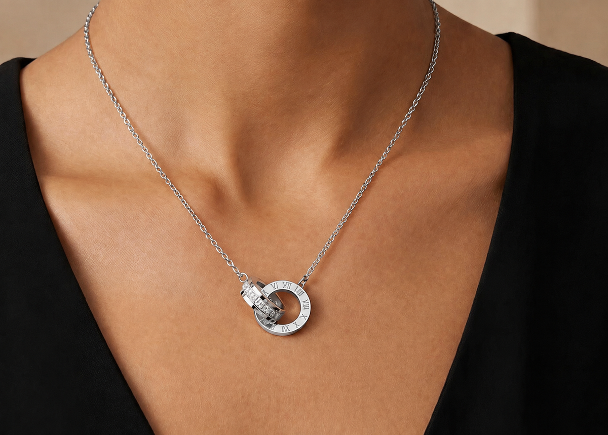 ✨ Roman Circle Zirkonia Halskæde – Sølv ✨