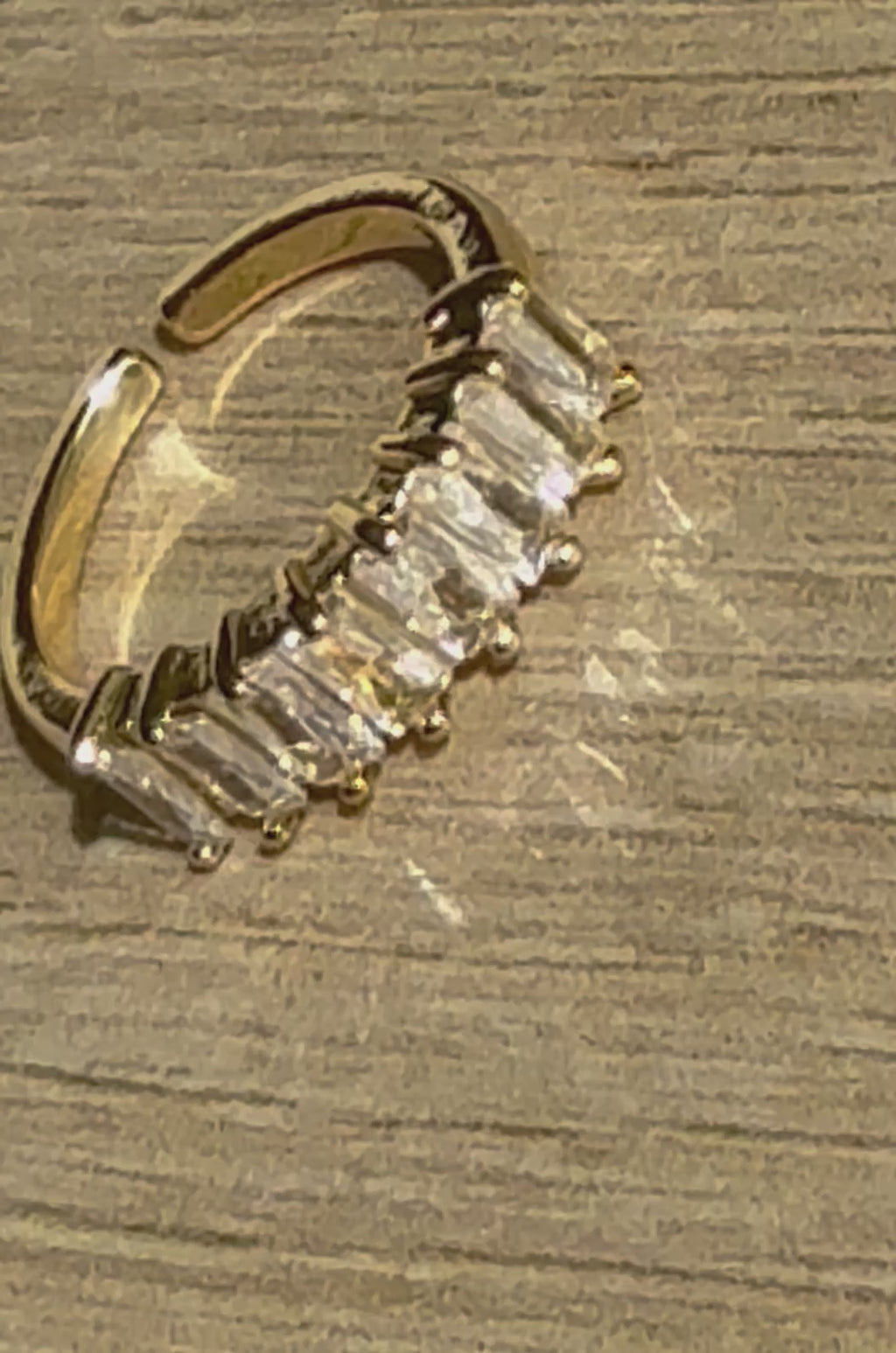 Justerbar ring med baguette-zirkonia ✨